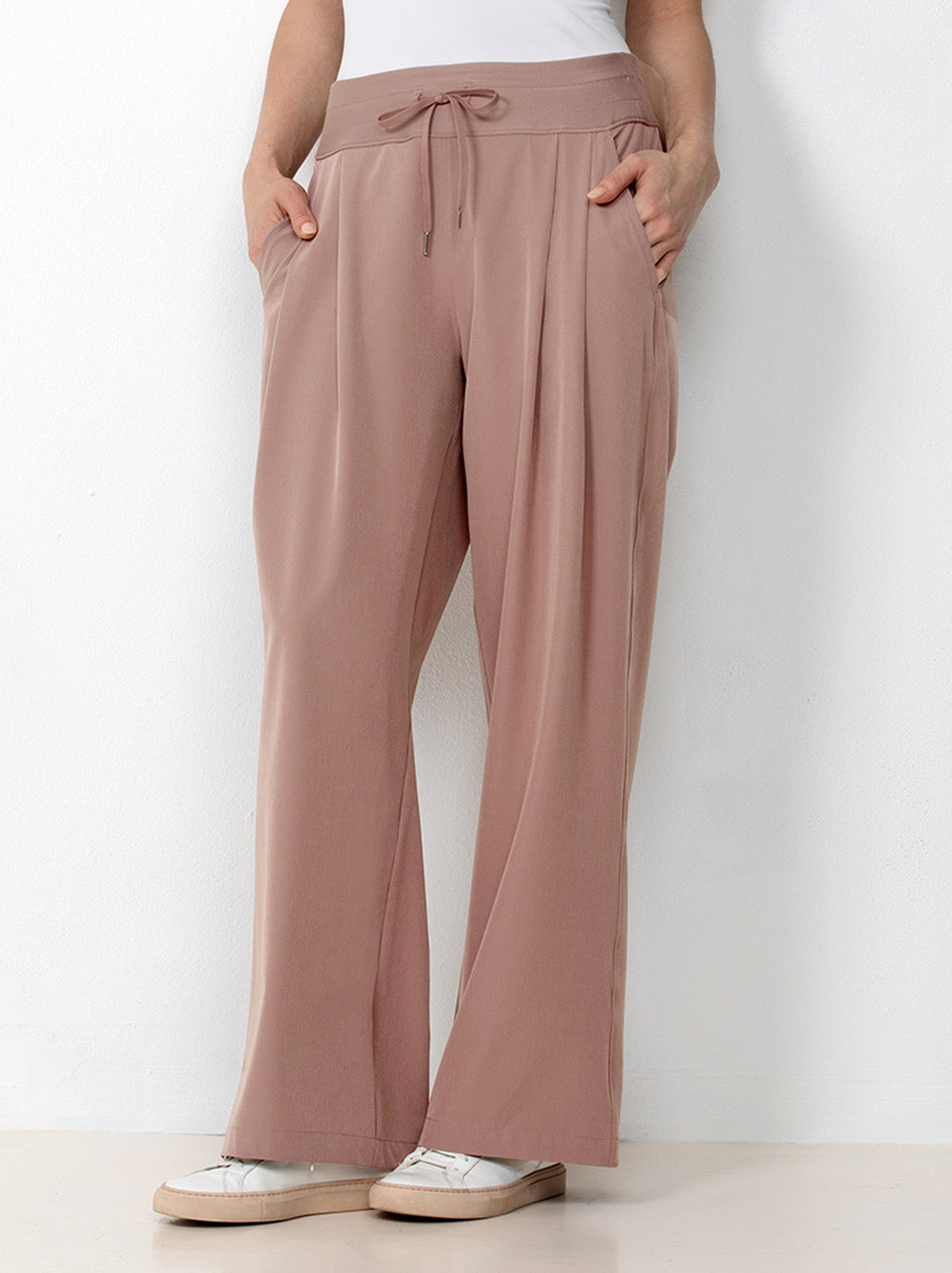Everyday Wide Leg Pant
