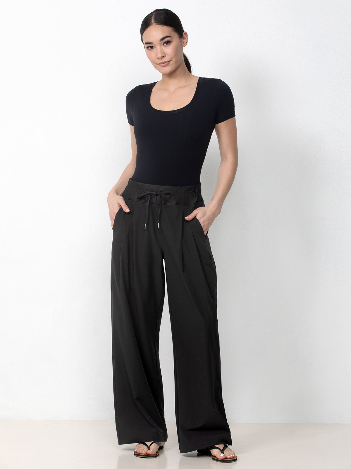 Everyday Wide Leg Pant