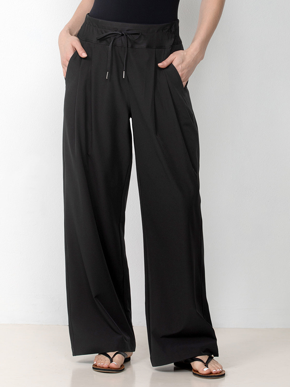 Everyday Wide Leg Pant